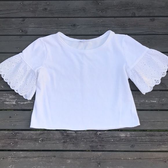 DR2 DANIEL RAINN Eyelet Bell Sleeve Sweatshirt - Picture 2 of 8